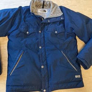 Vintage North Face Puffer jacket. Great details in excellent vintage condition.